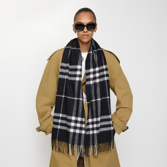 Burberry Scarf - Picture 2 of 8
